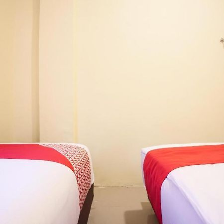 Glugur Oyo 2361 Hotel Winston מראה חיצוני תמונה
