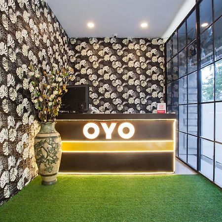 Glugur Oyo 2361 Hotel Winston מראה חיצוני תמונה