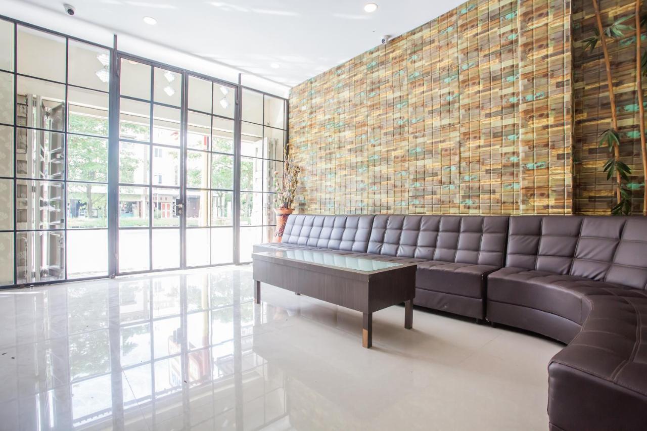 Glugur Oyo 2361 Hotel Winston מראה חיצוני תמונה