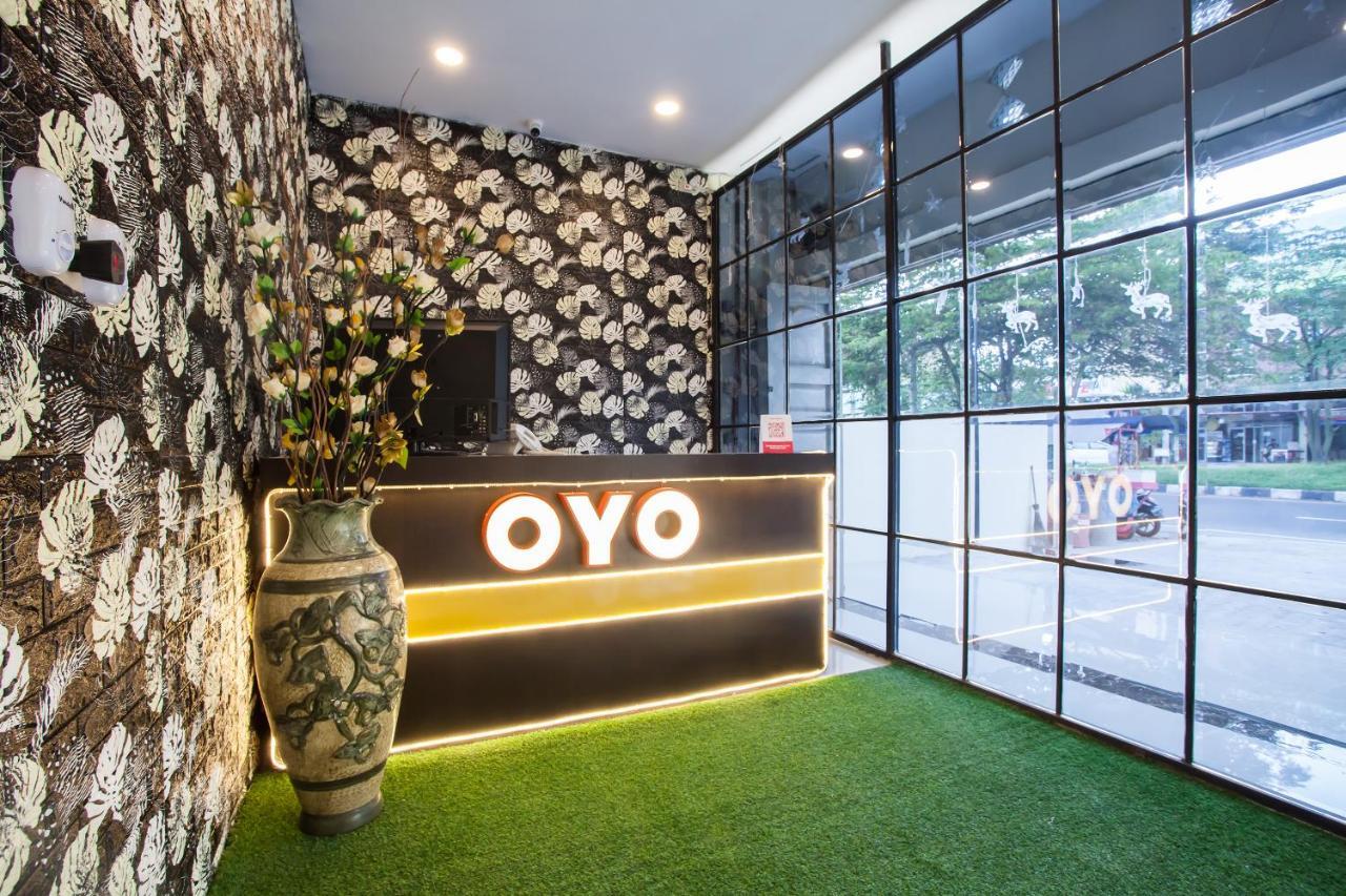 Glugur Oyo 2361 Hotel Winston מראה חיצוני תמונה