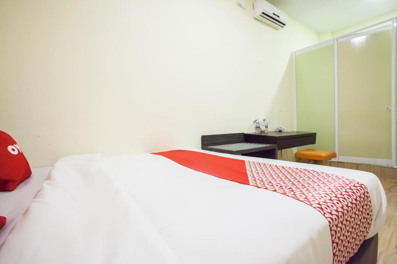 Glugur Oyo 2361 Hotel Winston מראה חיצוני תמונה