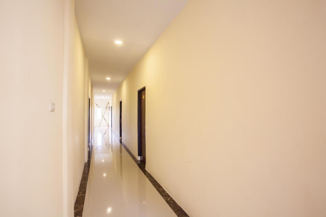 Glugur Oyo 2361 Hotel Winston מראה חיצוני תמונה